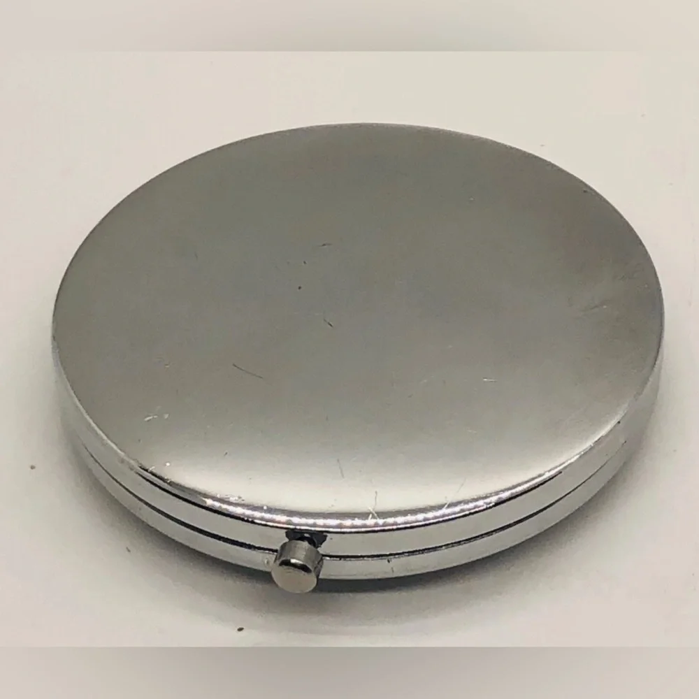 The Ritz-Carlton Amber Diamond Cut Two Sided Magnifying Compact Mirror - Picture 4 of 4